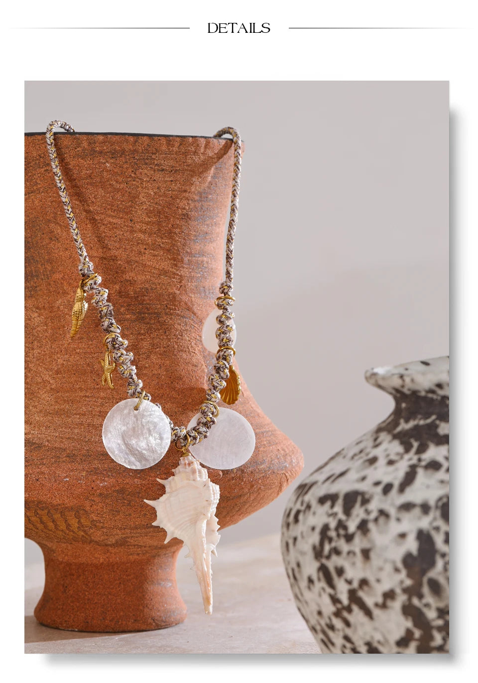 Shell star geometric necklace in gold-plated stainless steel with shell.
