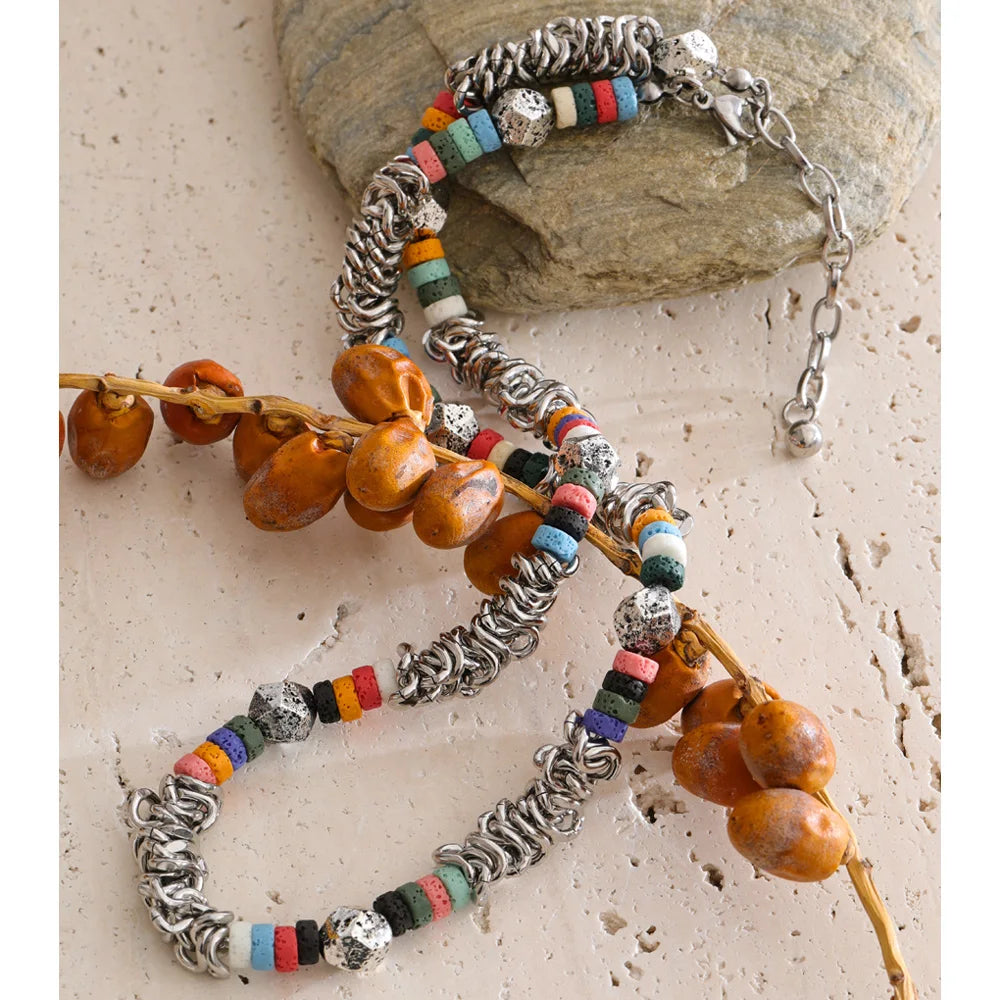 Glass natural stone geometric necklace in gold-plated stainless steel with natural stone.
