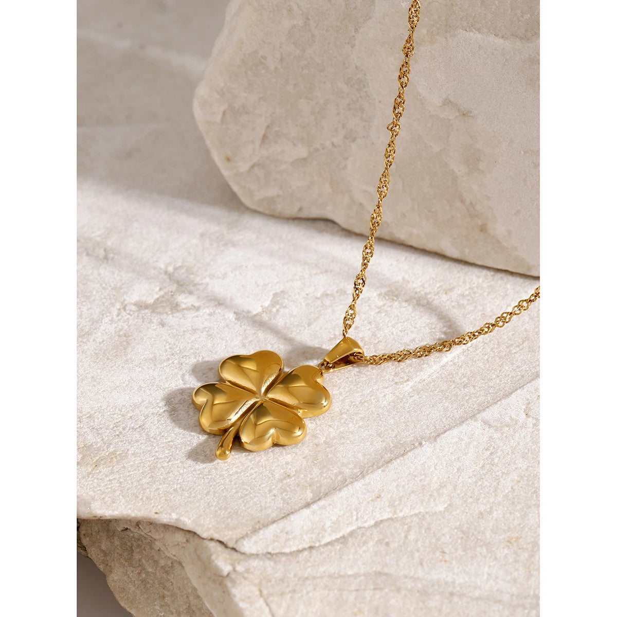 Lucky Flower Necklace — Stainless Steel · PS324