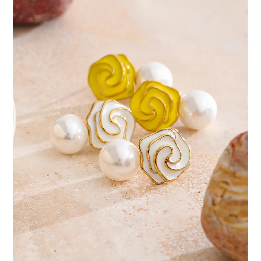 White pearl enamel earrings in gold-plated stainless steel with pearl and enamel.