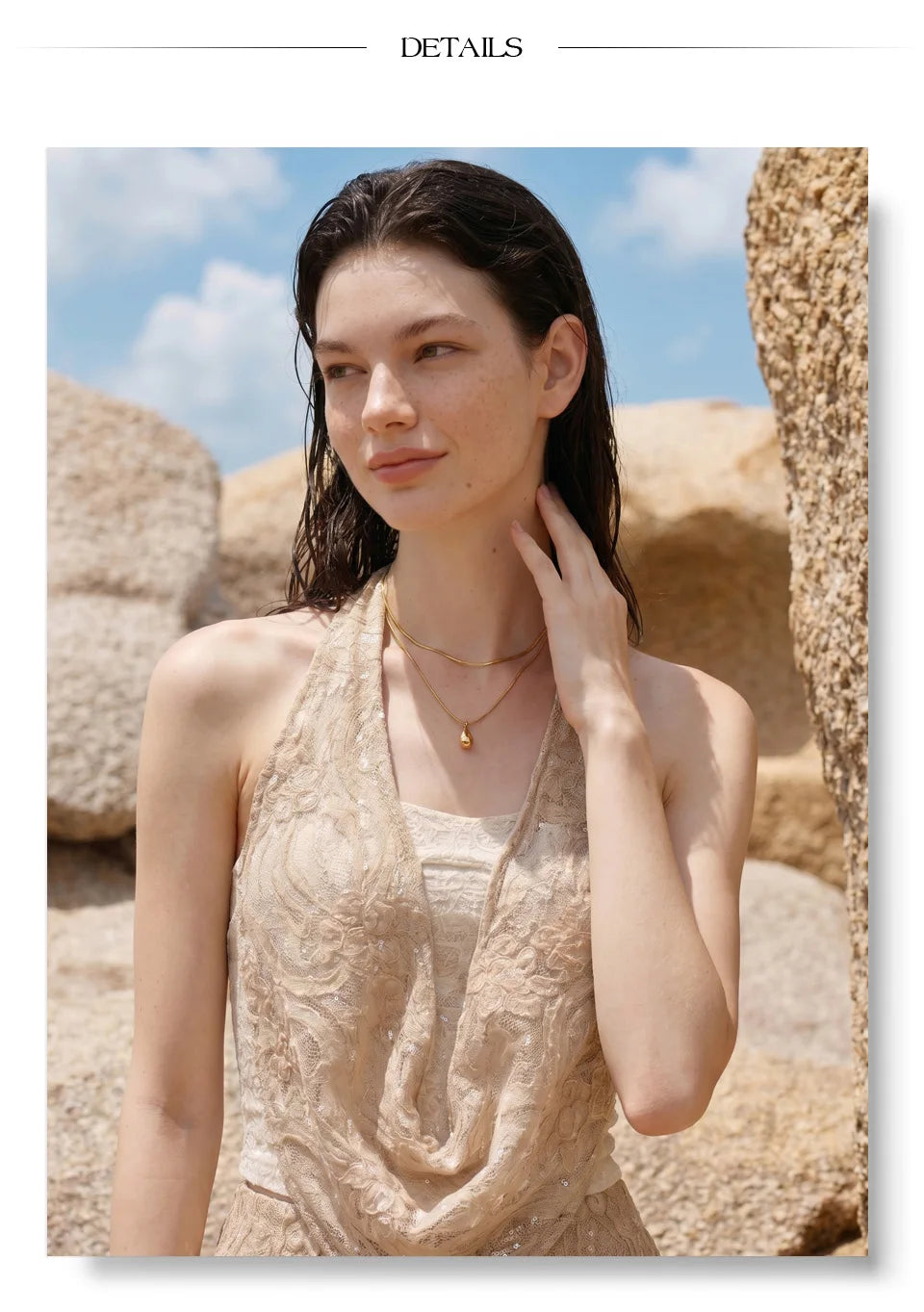 Geometric chain necklace in gold-plated stainless steel.