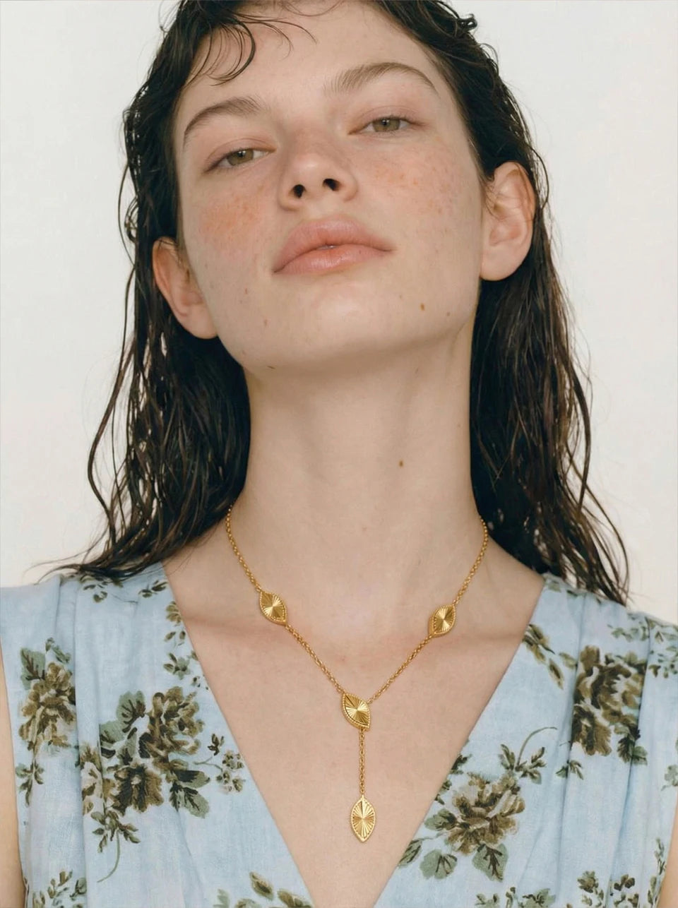 Chain necklace in gold-plated stainless steel.