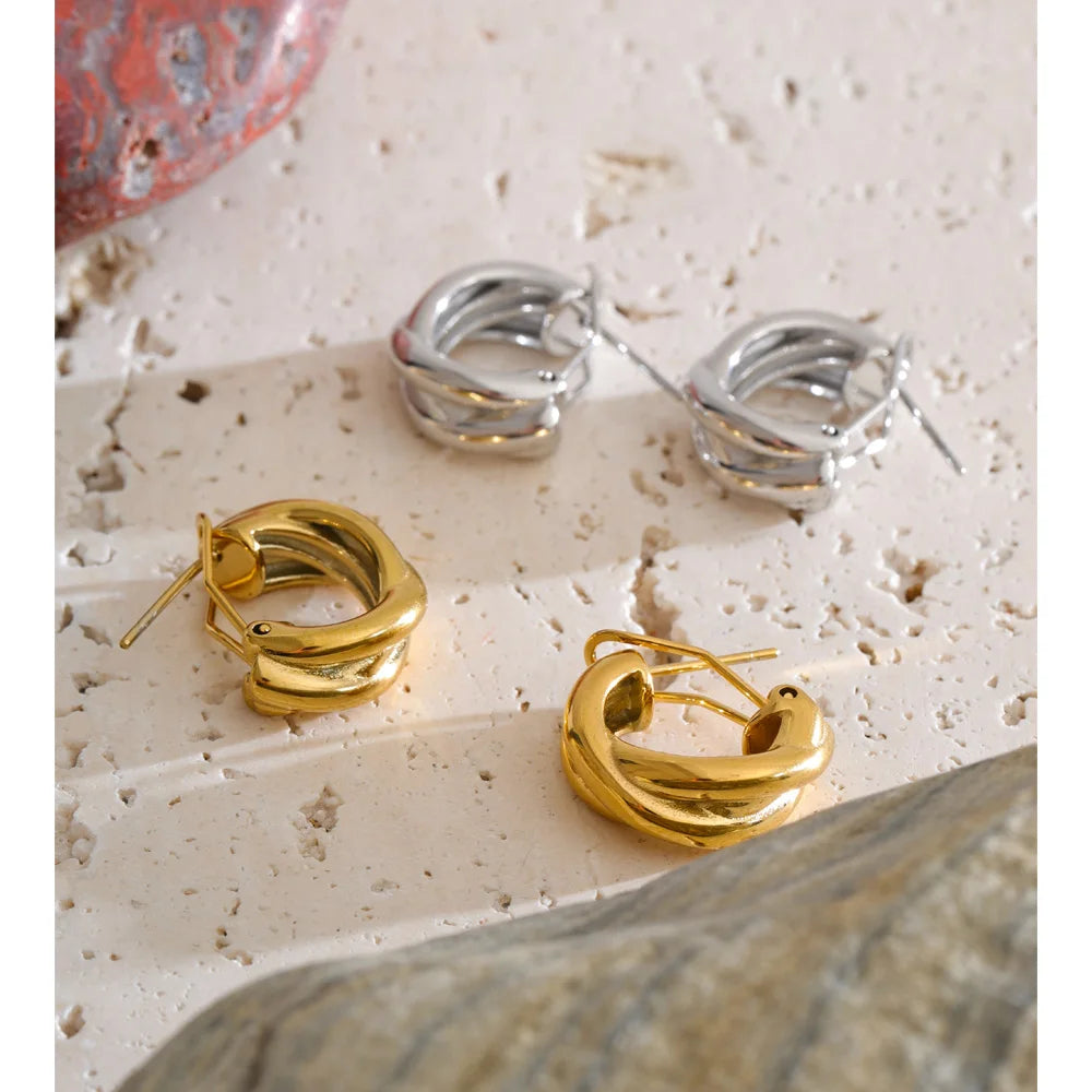 Vintage geometric earrings in gold-plated stainless steel.