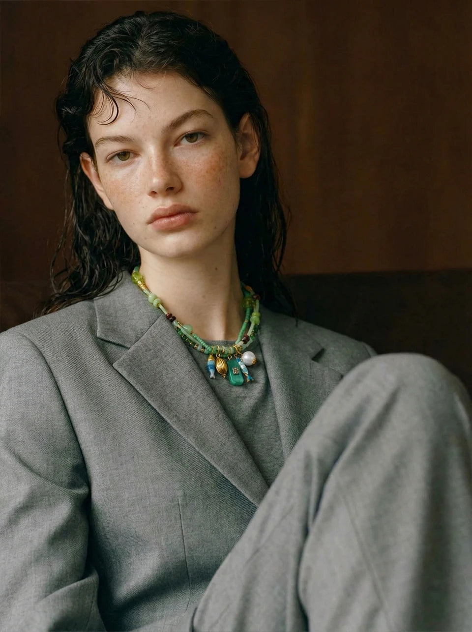 Pearl crystal geometric necklace in gold-plated stainless steel with pearl and crystal.