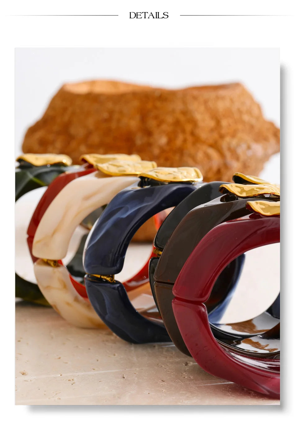 Resin multi-color geometric bracelet in gold-plated stainless steel with resin.