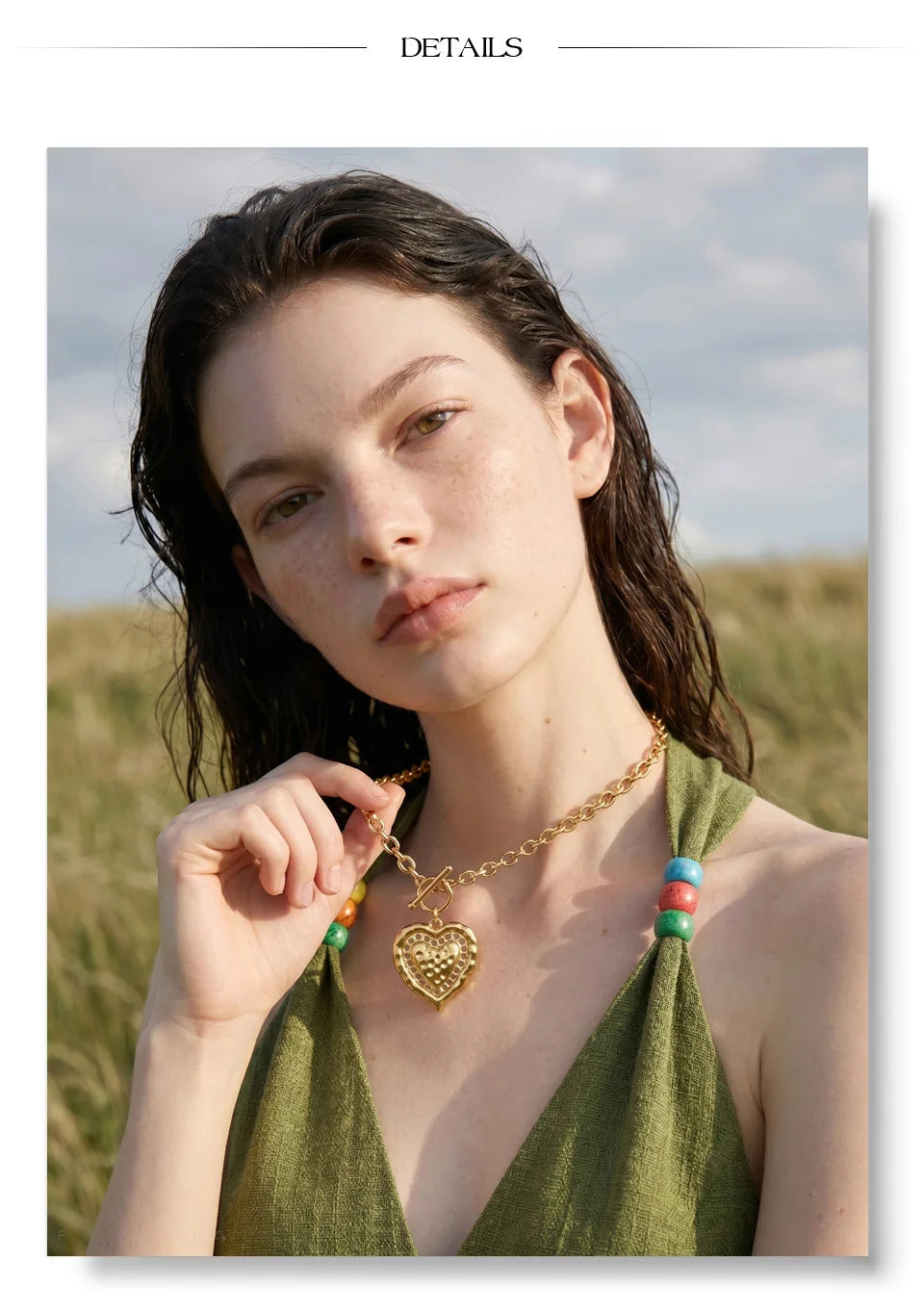 Heart necklace in gold-plated stainless steel.