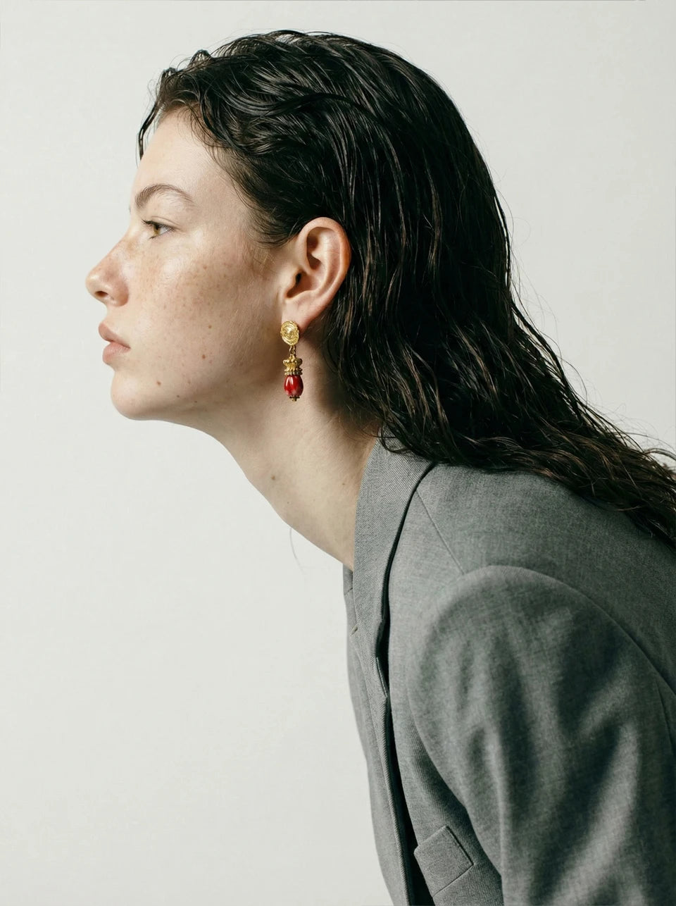 Geometric earrings in gold-plated stainless steel.