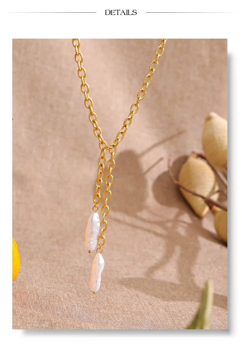 Pearl geometric chain necklace in gold-plated stainless steel with pearl.