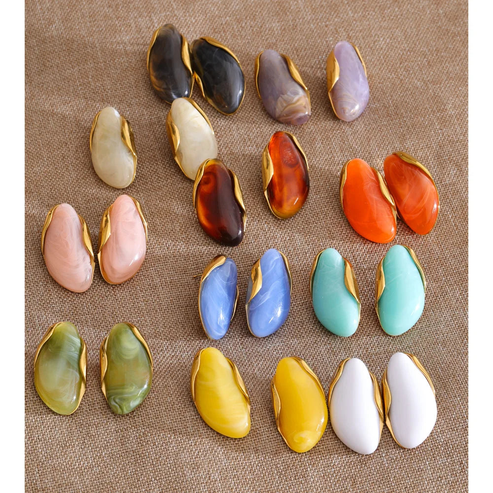 Resin acrylic multi-color earrings in gold-plated stainless steel with resin and acrylic.