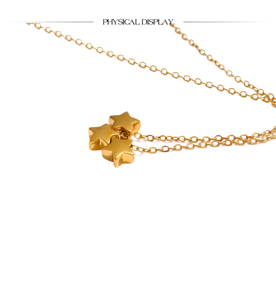 Star necklace in gold-plated stainless steel.