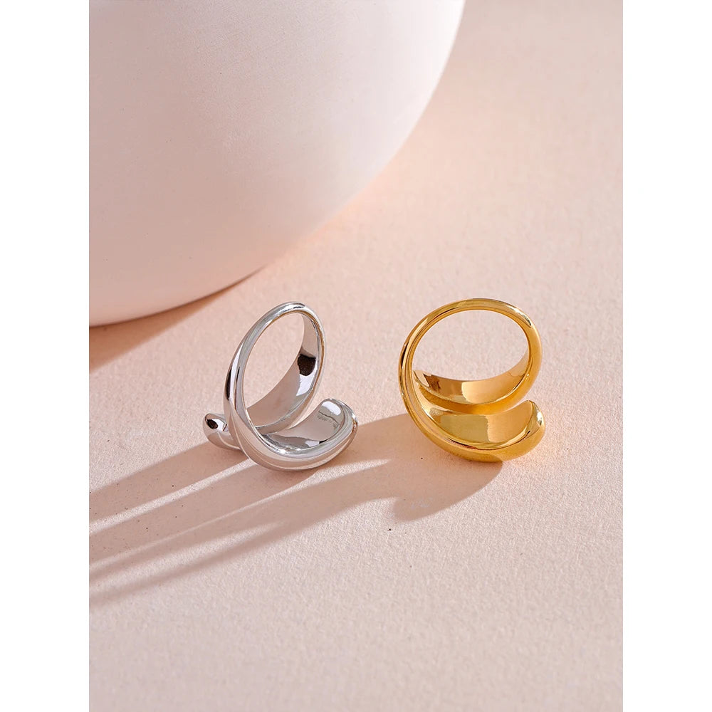 Geometric ring in 18K gold-plated stainless steel.