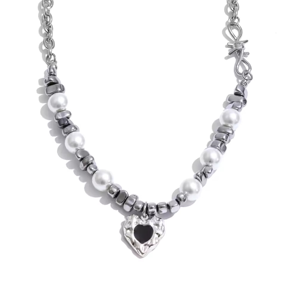 Pearl heart beaded necklace in gold-plated stainless steel with pearl.