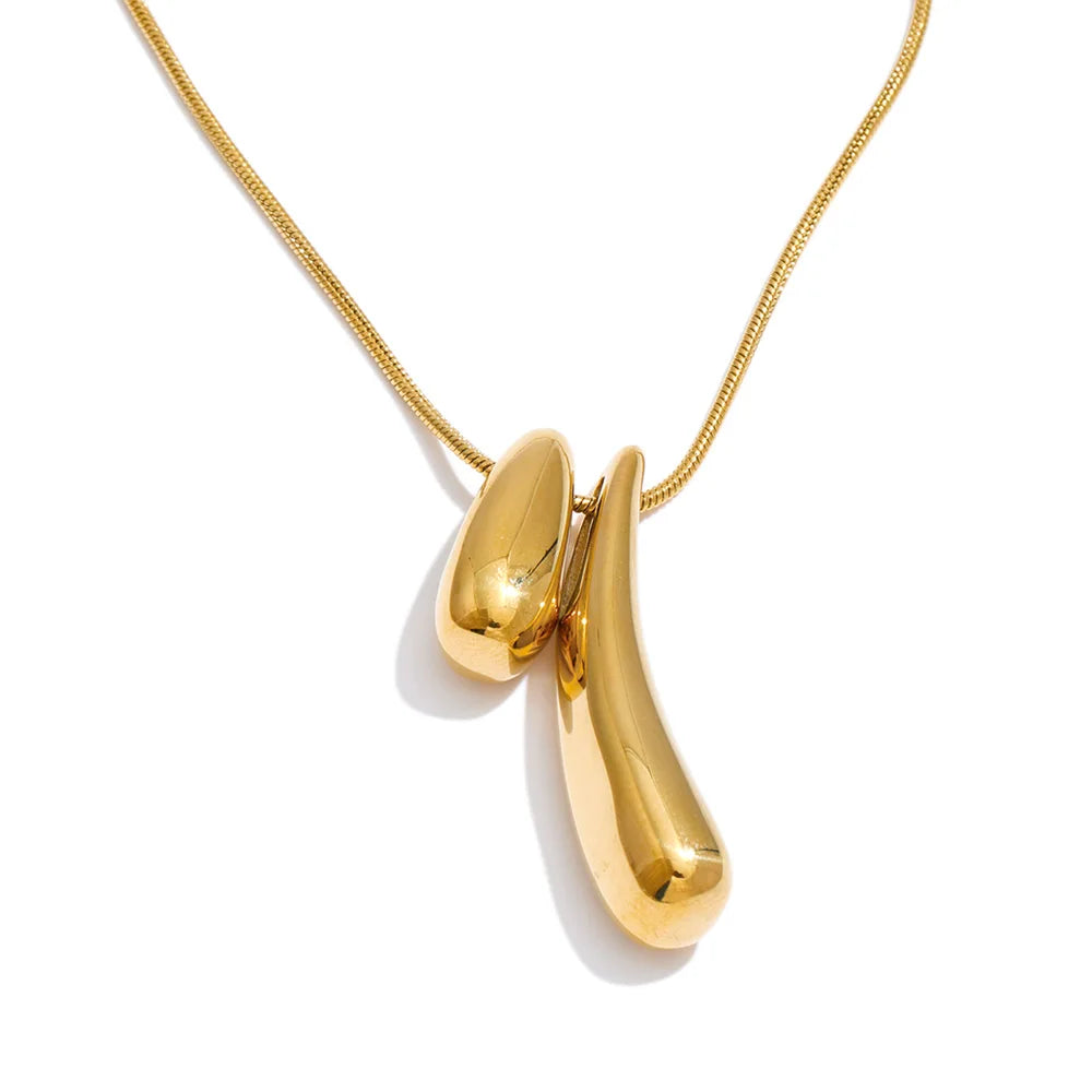 Geometric necklace in gold-plated stainless steel.
