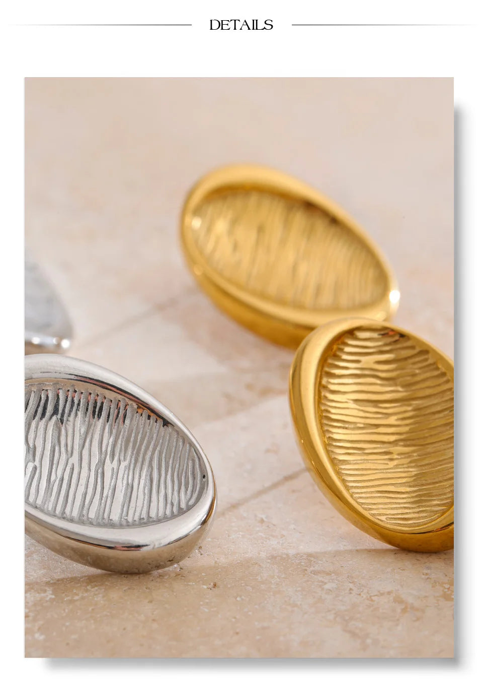 Geometric earrings in gold-plated stainless steel.