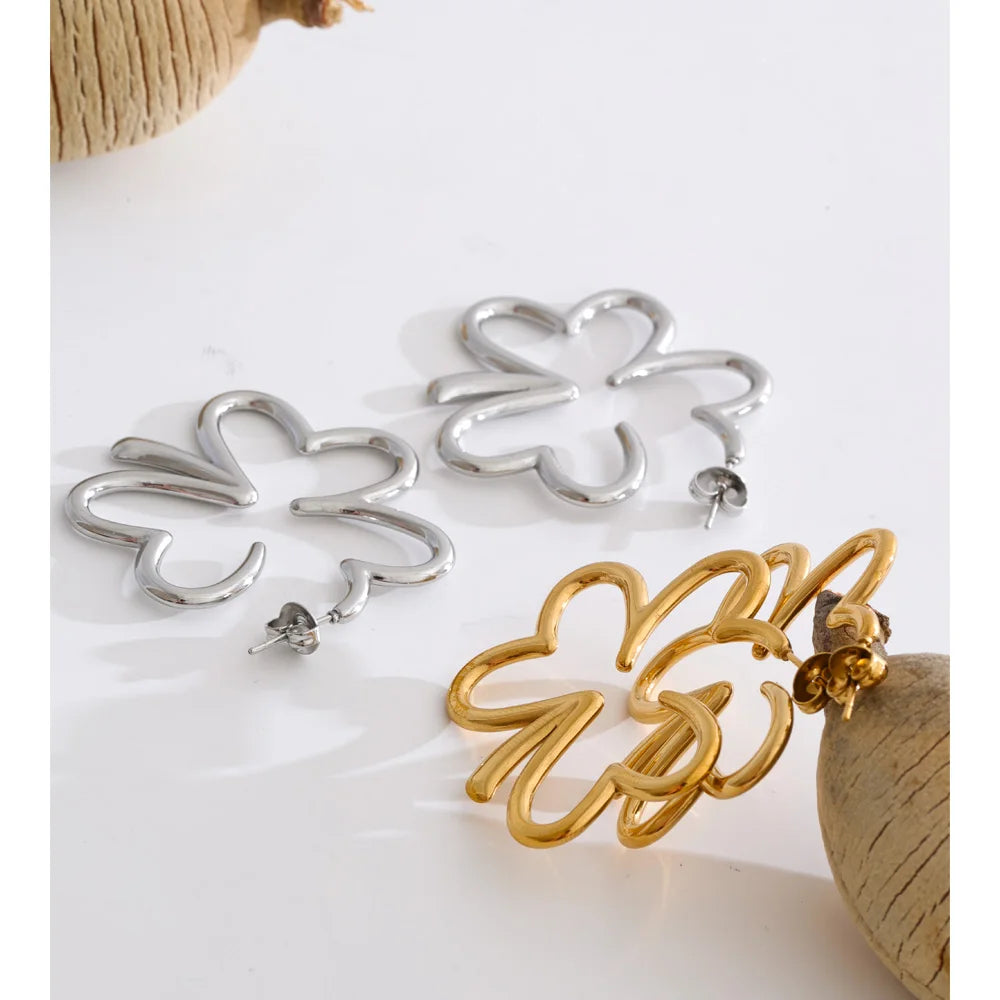 Flower Minimalist Earrings — Gold-Plated Stainless Steel · PS1296