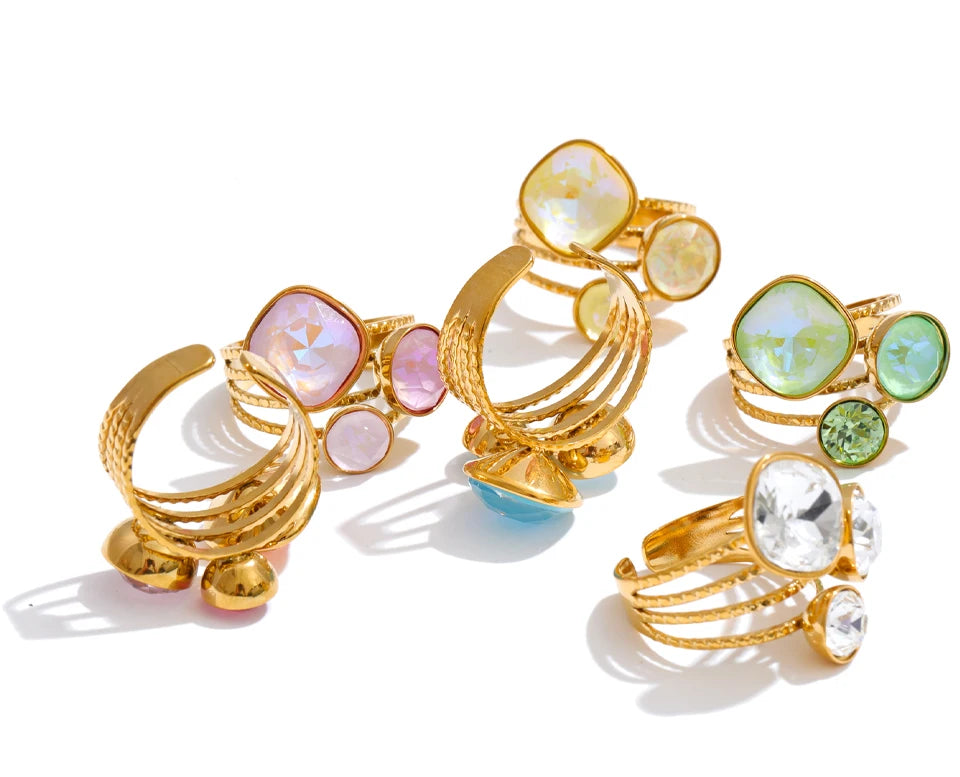 Crystal multi-color geometric ring in 18K gold-plated stainless steel with crystal.