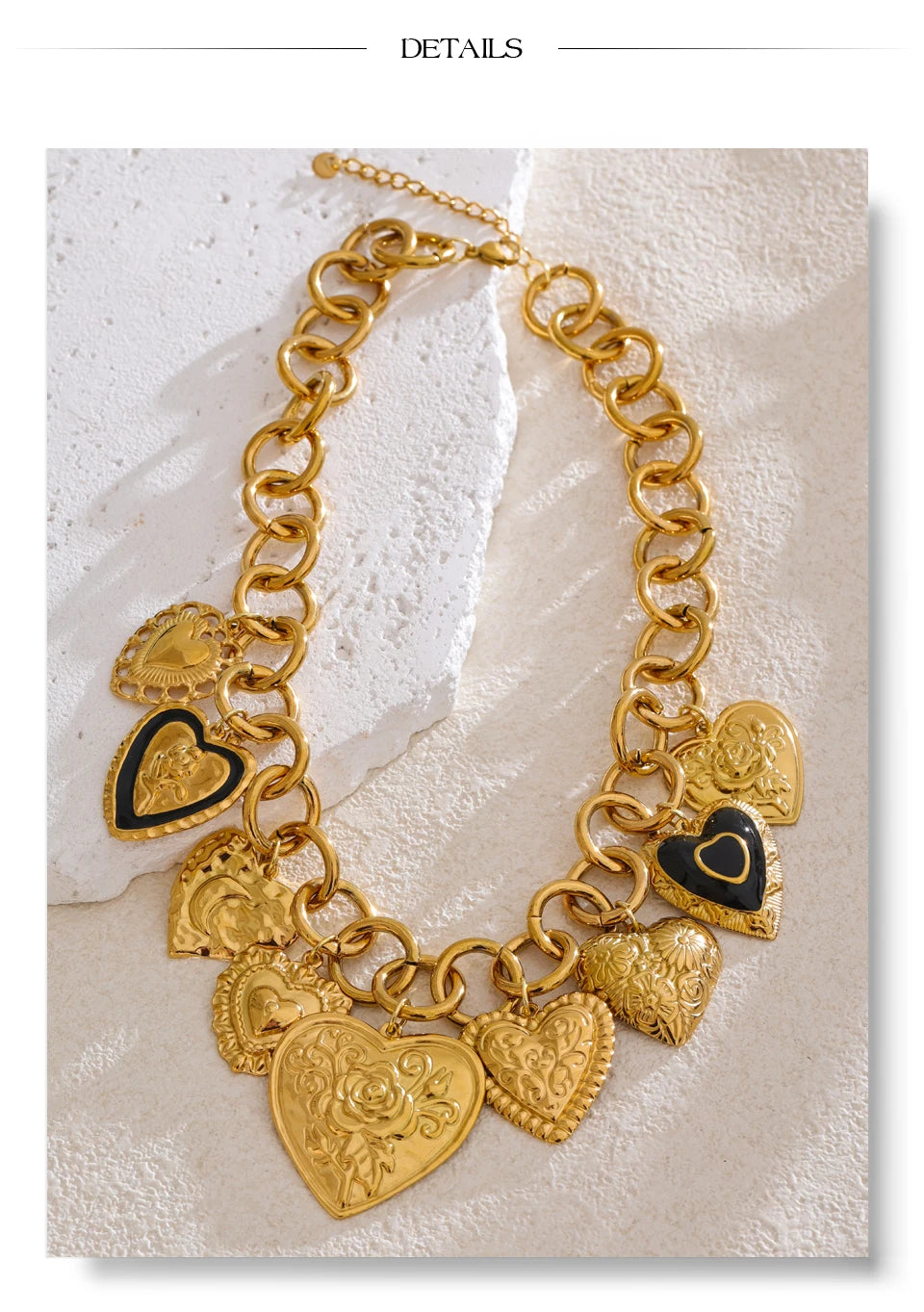 Heart necklace in gold-plated stainless steel.