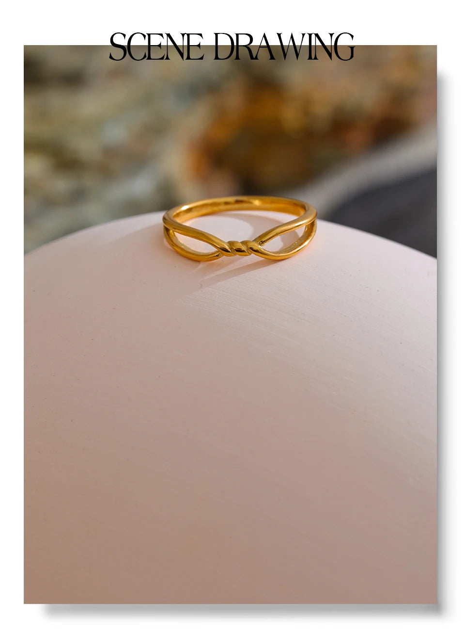 Minimalist geometric ring in 18K gold-plated stainless steel.