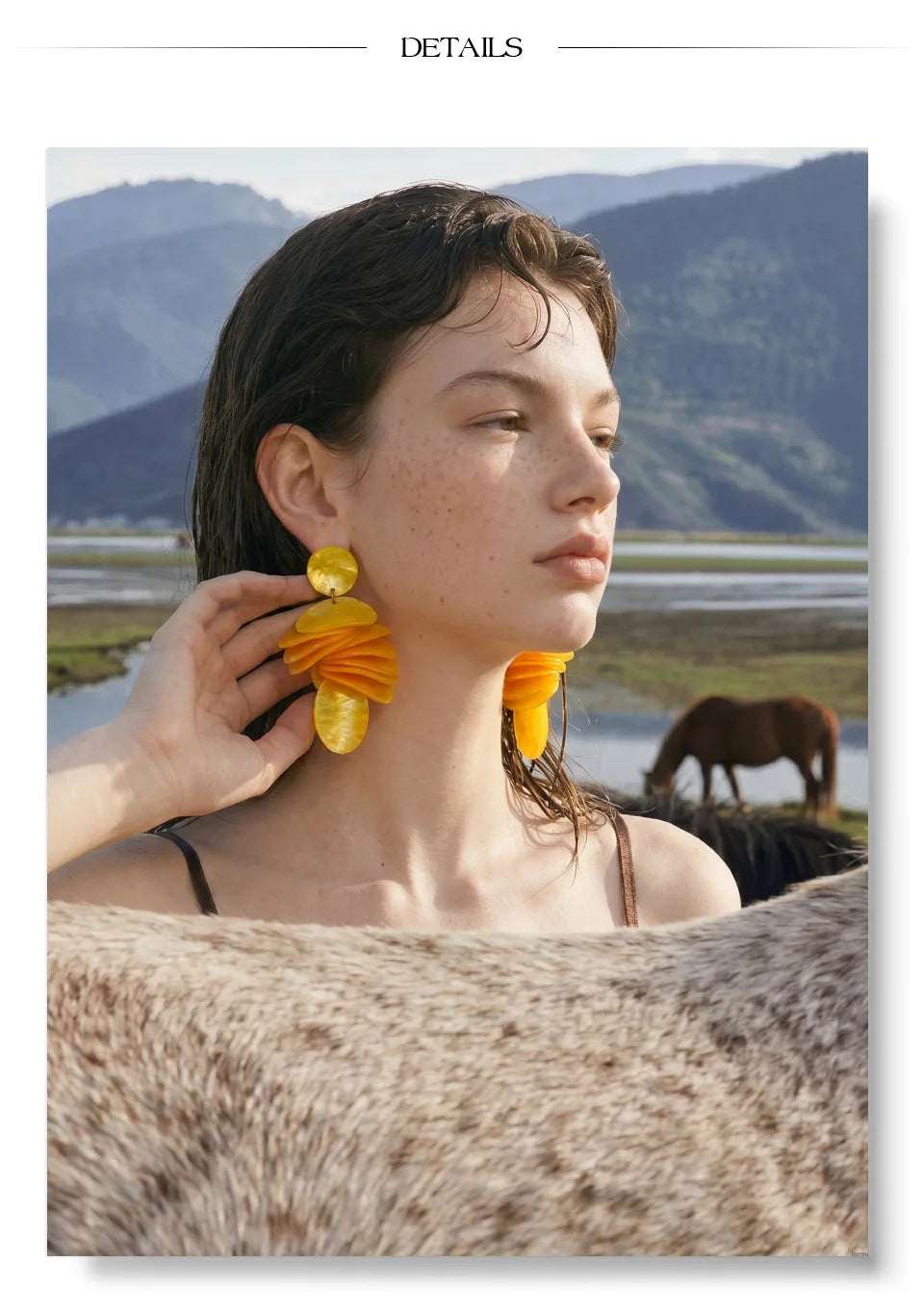 Green acrylic geometric earrings in gold-plated stainless steel with acrylic.