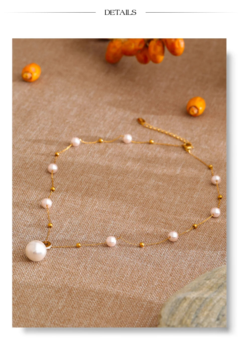 Pearl geometric chain necklace in gold-plated stainless steel with pearl.