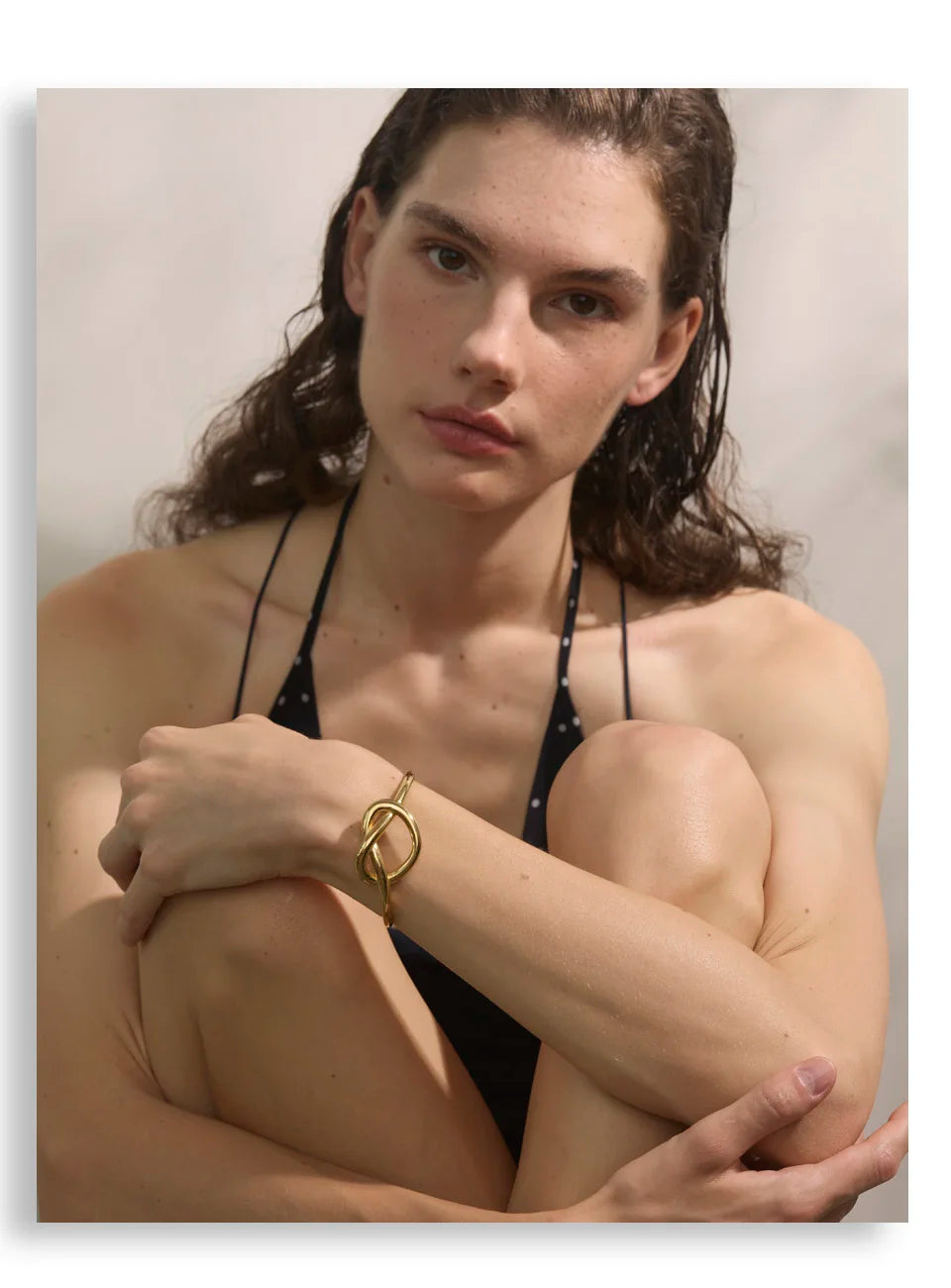 Heart bracelet in gold-plated stainless steel.