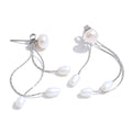 Freshwater pearl geometric chain earrings in gold-plated stainless steel with freshwater pearl.
