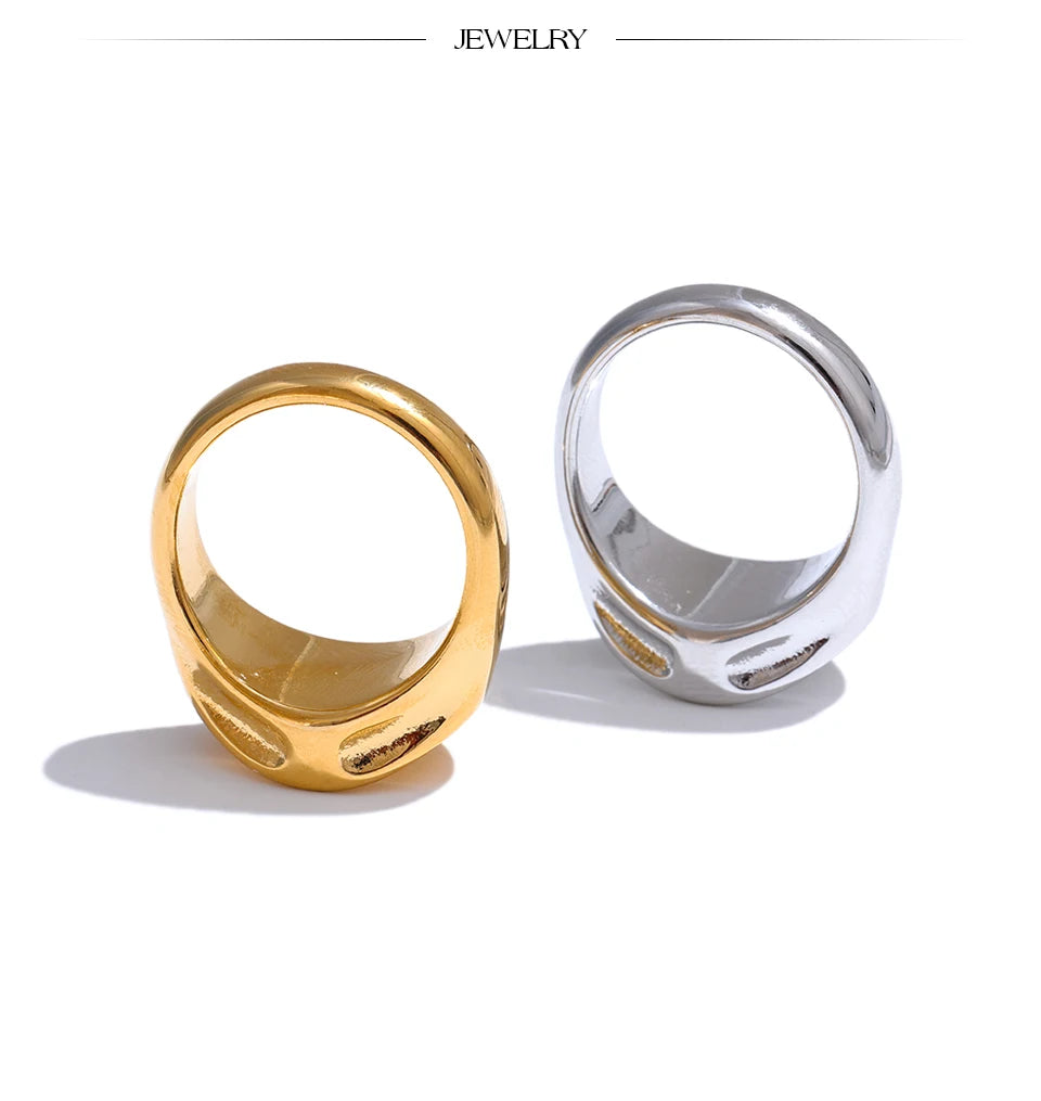Geometric ring in gold-plated stainless steel.