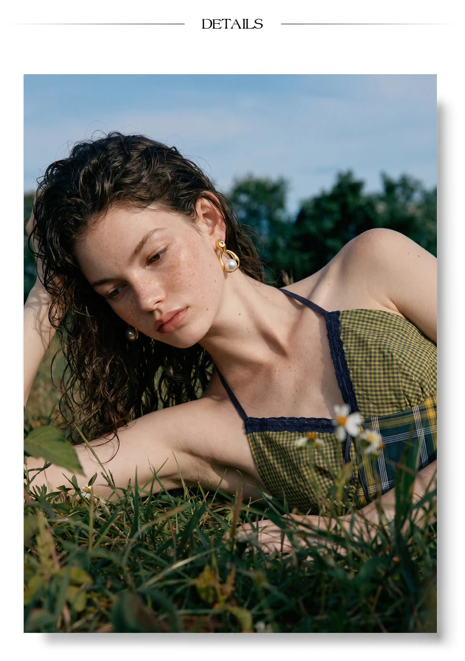 Pearl geometric earrings in gold-plated stainless steel with pearl.