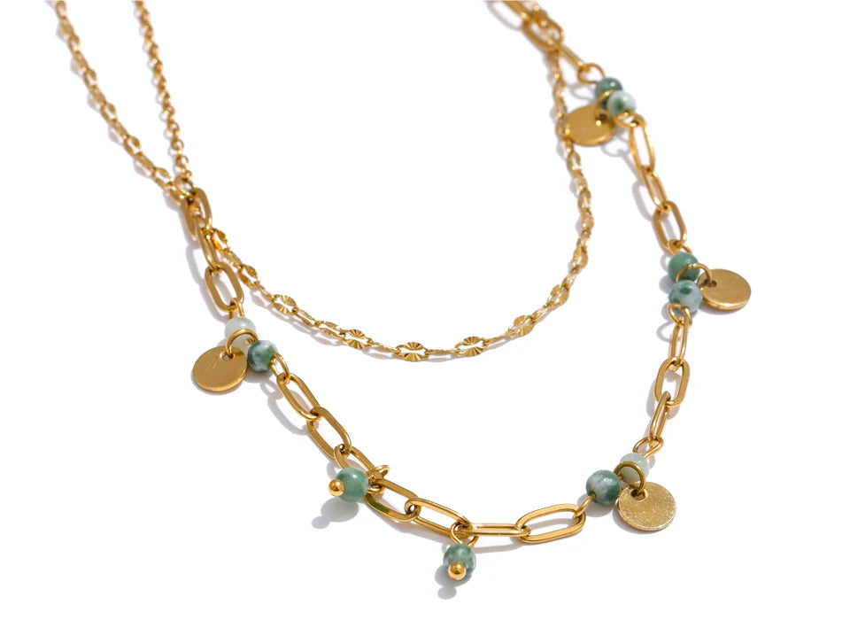 Green natural stone geometric necklace in gold-plated stainless steel with natural stone.