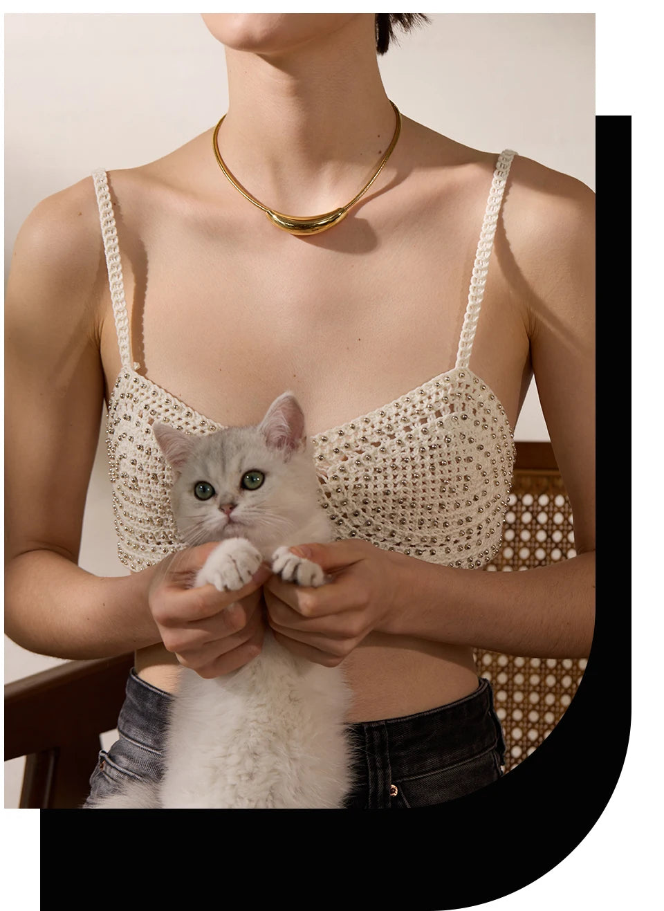 Geometric chain necklace in gold-plated stainless steel.