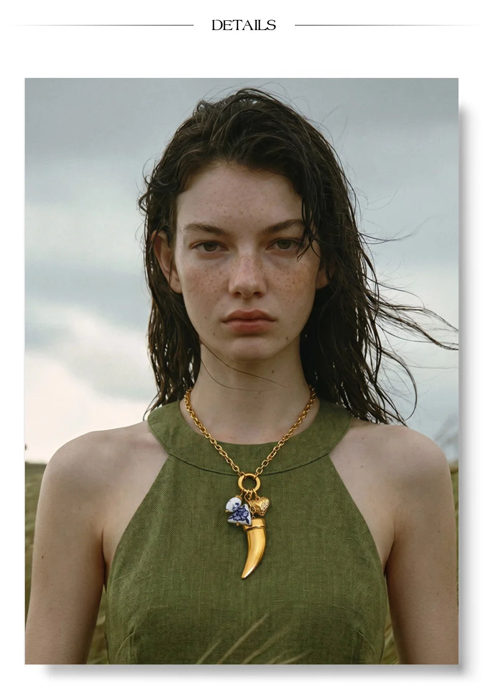 Heart geometric necklace in gold-plated stainless steel.