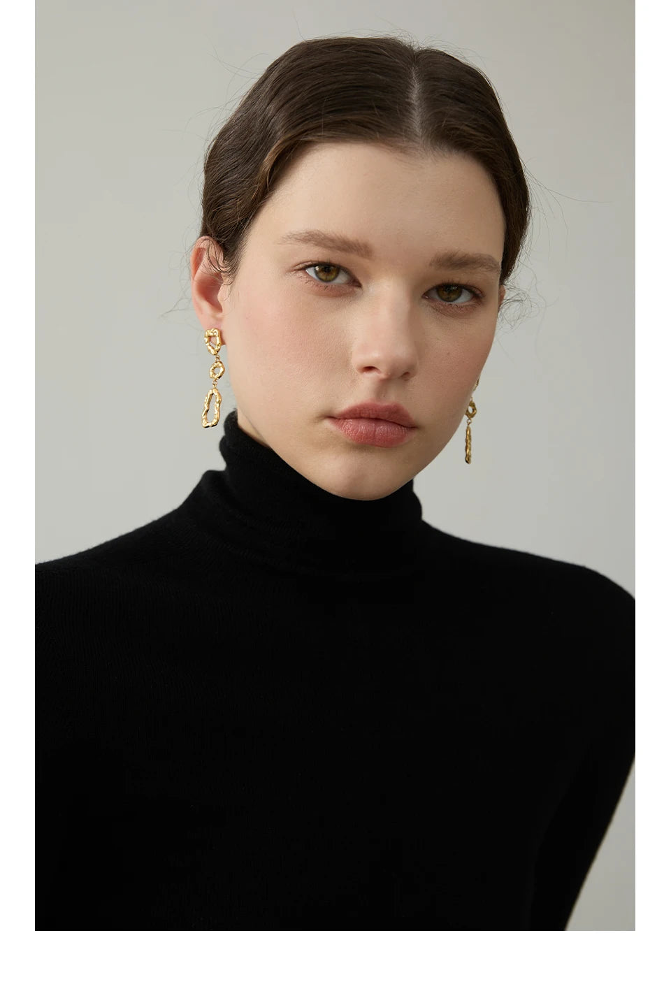 Geometric earrings in gold-plated 316L stainless steel.