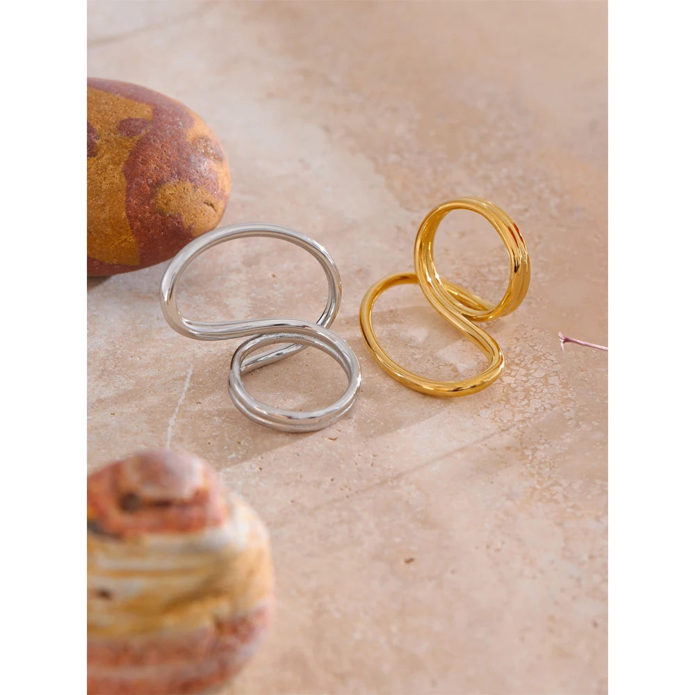 Geometric ring in 18K gold-plated stainless steel.
