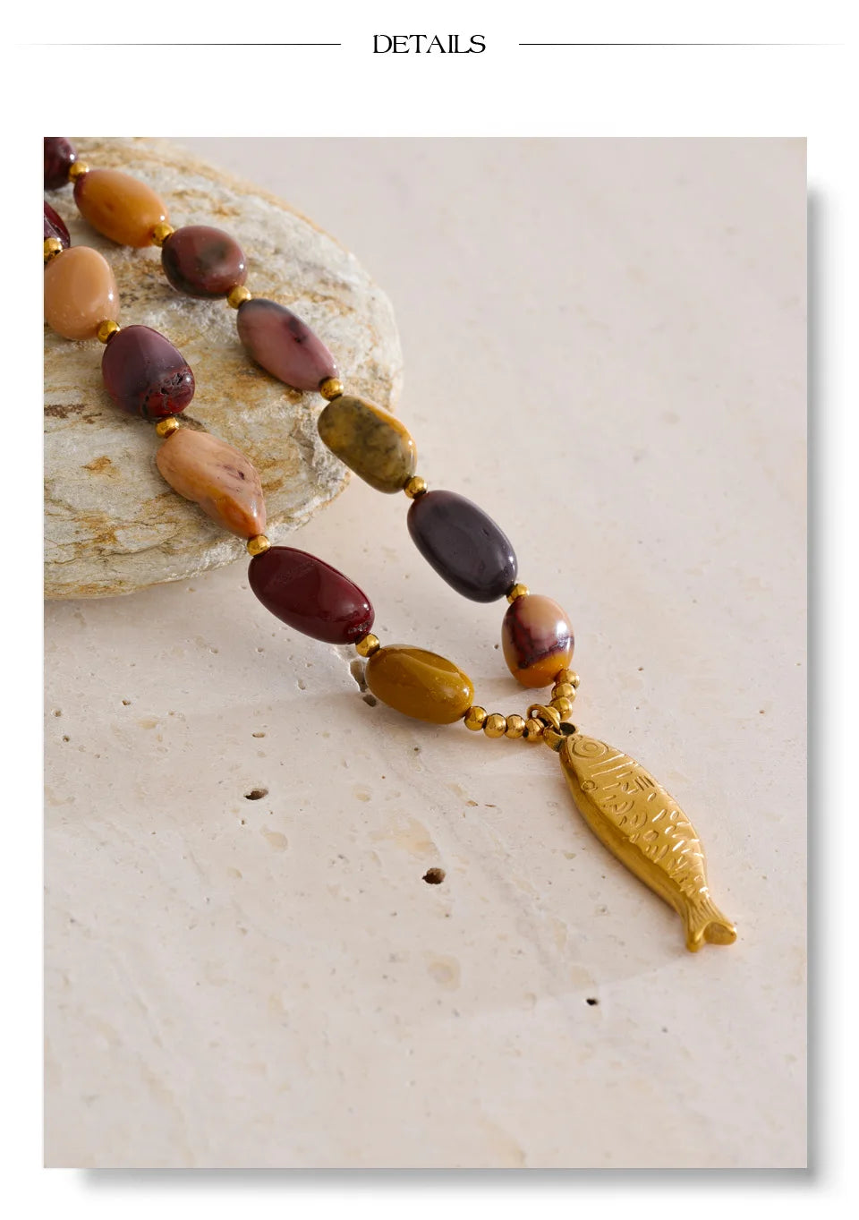 Natural stone beaded geometric necklace in gold-plated stainless steel with natural stone.