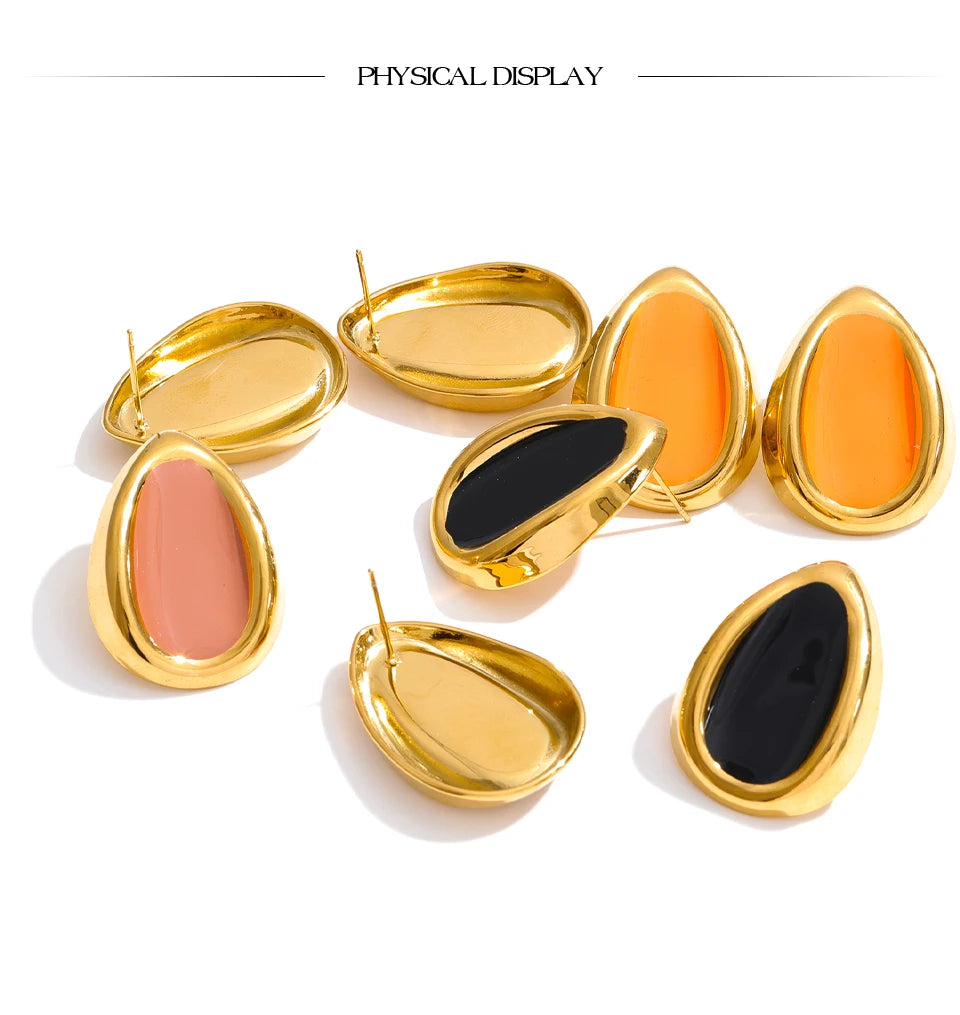Enamel multi-color geometric earrings in gold-plated stainless steel with enamel.