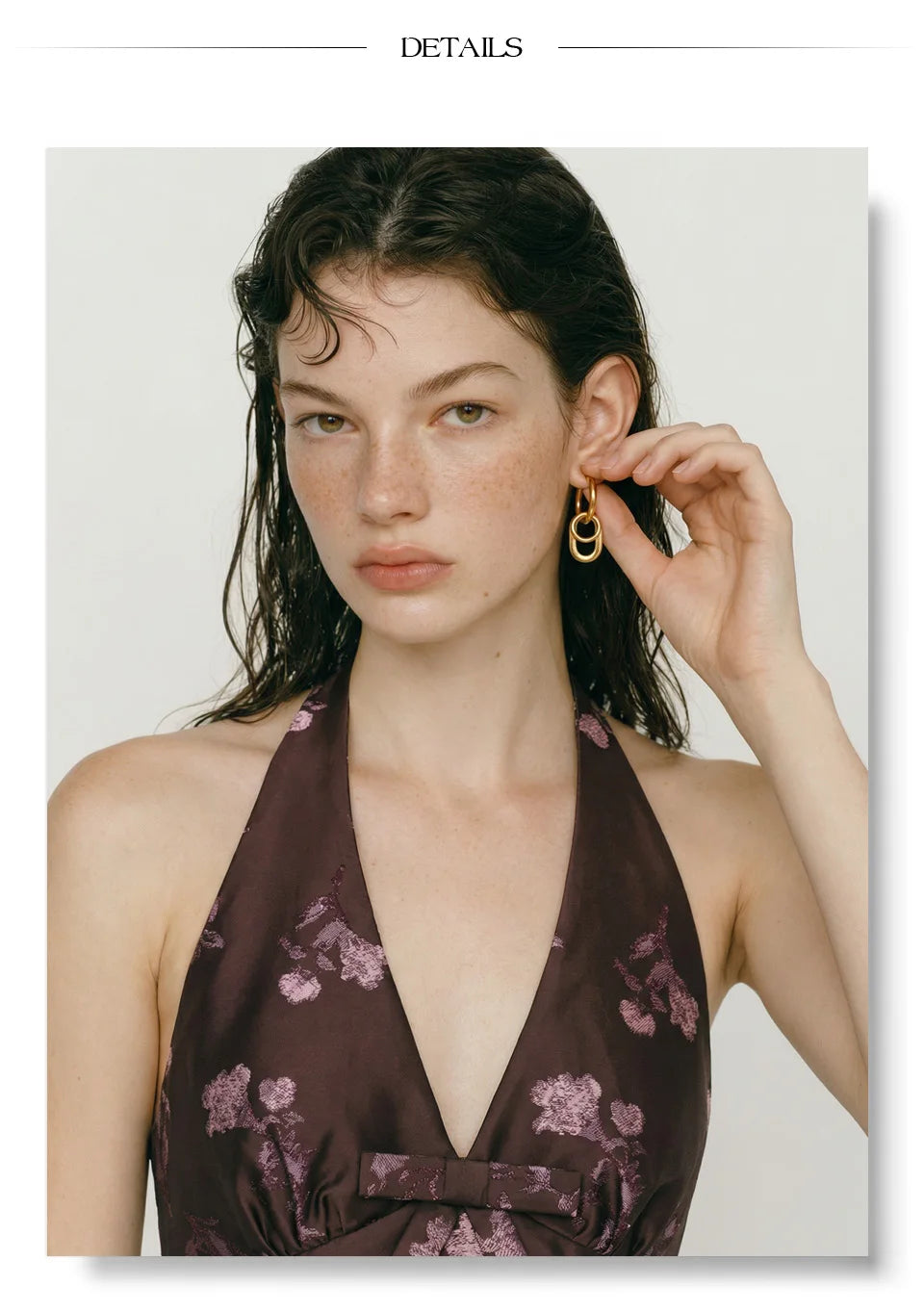 Geometric earrings in gold-plated stainless steel.