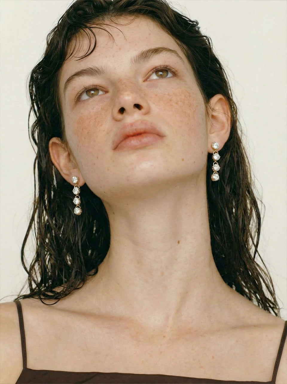 Cubic zirconia geometric chain earrings in gold-plated stainless steel with cubic zirconia.