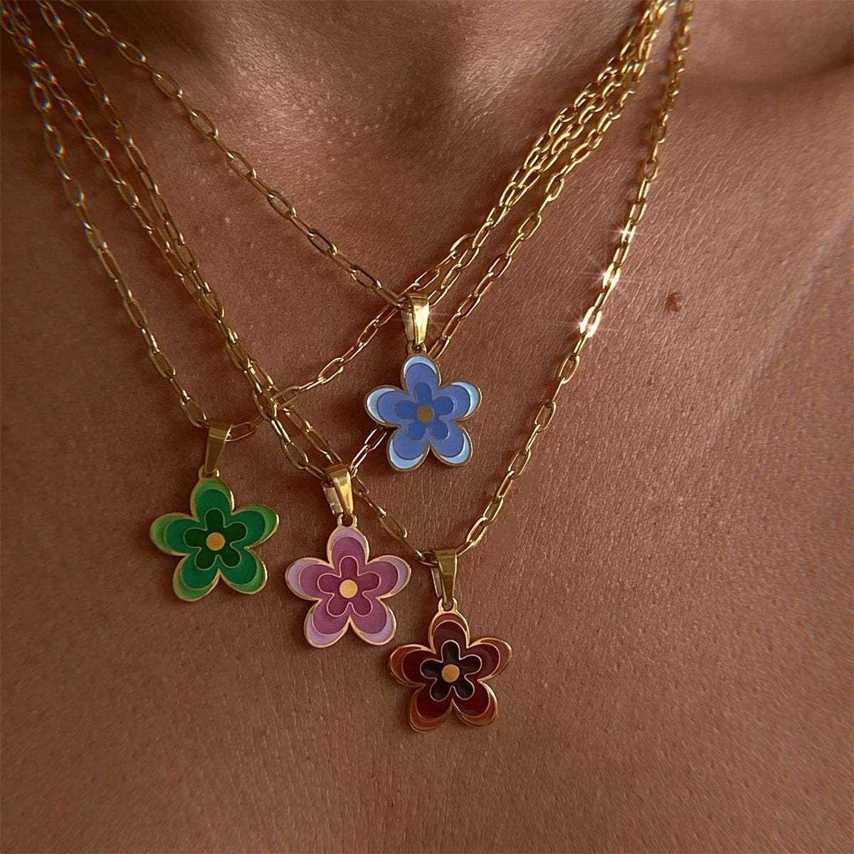 Versatile and fashionable multi-layer oil dripping flower pendant necklace charming women's jewelry