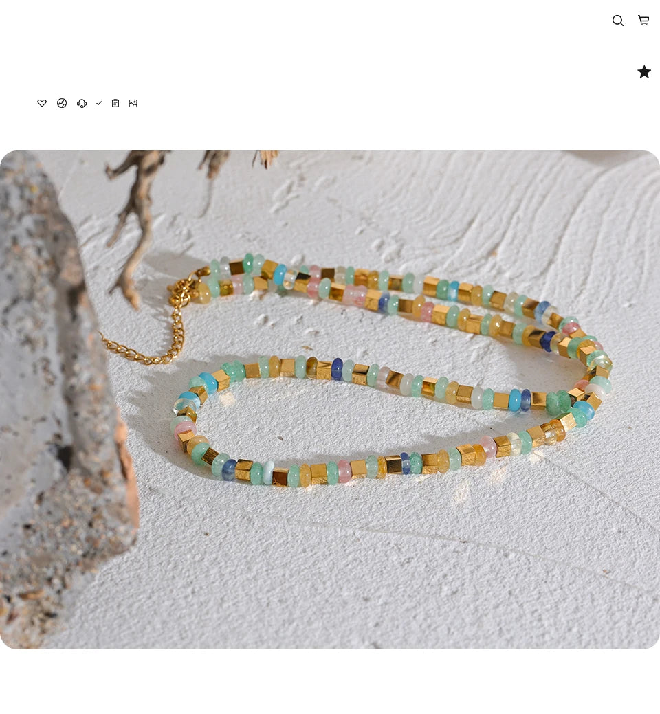 Natural stone beaded geometric necklace in gold-plated stainless steel with natural stone.
