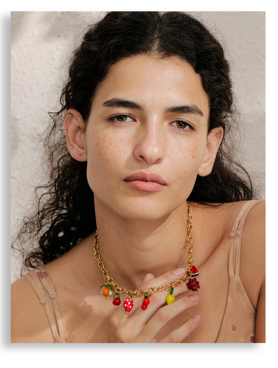 Geometric necklace in gold-plated stainless steel.