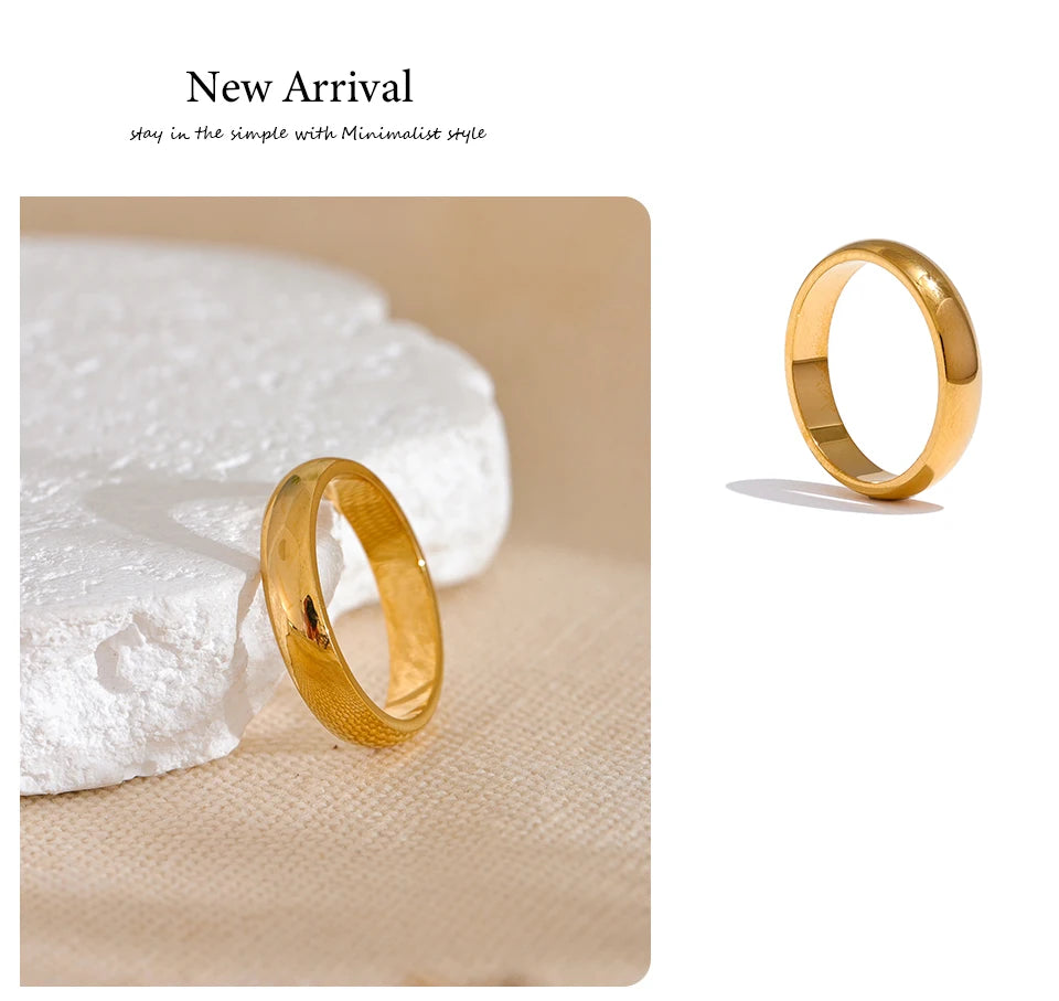 Geometric ring in 18K gold-plated stainless steel.
