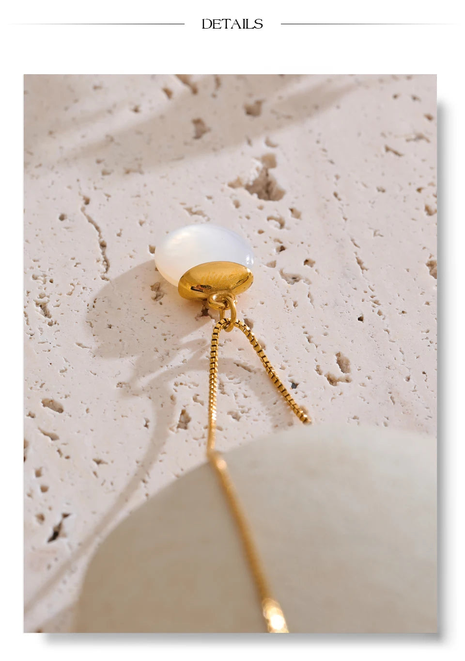 White natural stone geometric necklace in gold-plated stainless steel with natural stone.