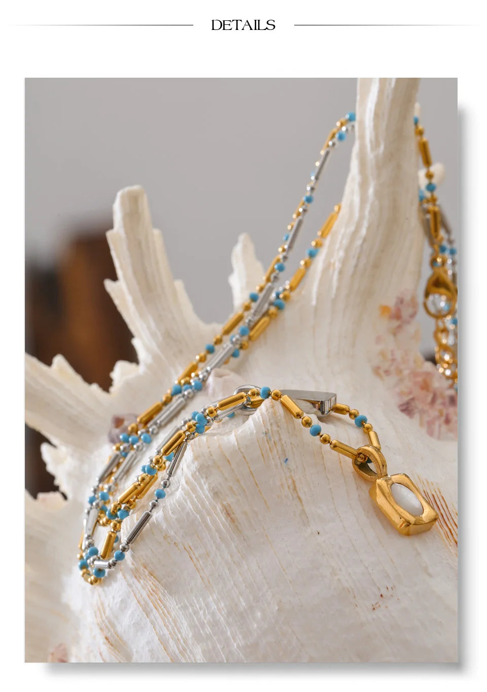 Shell geometric necklace in gold-plated stainless steel with shell.