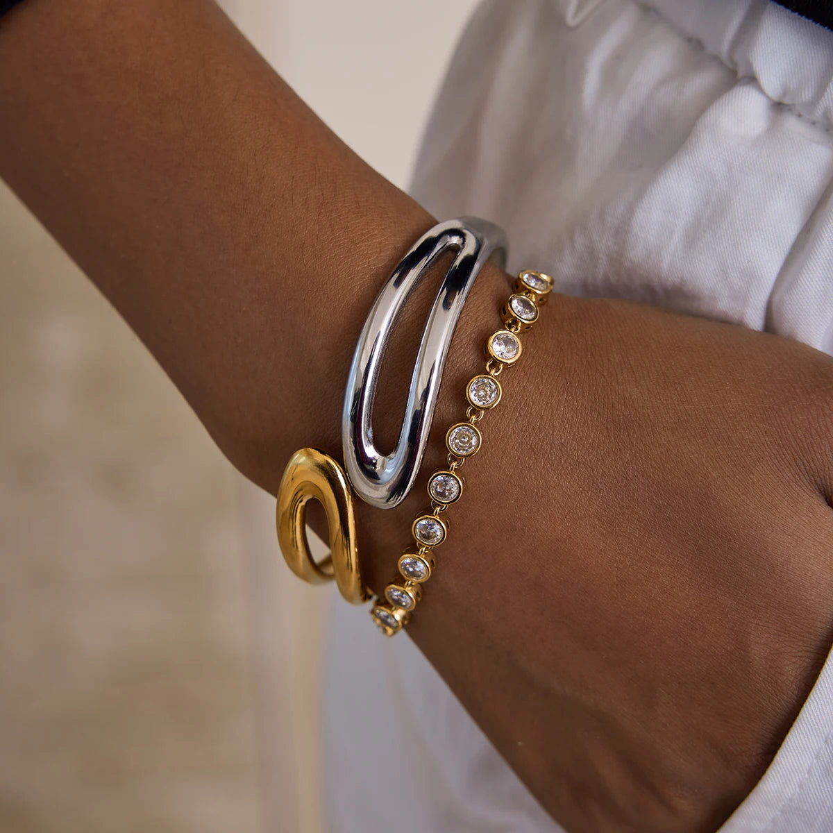 Two-Tone Hollow Line Bracelet — Stainless Steel · PS364