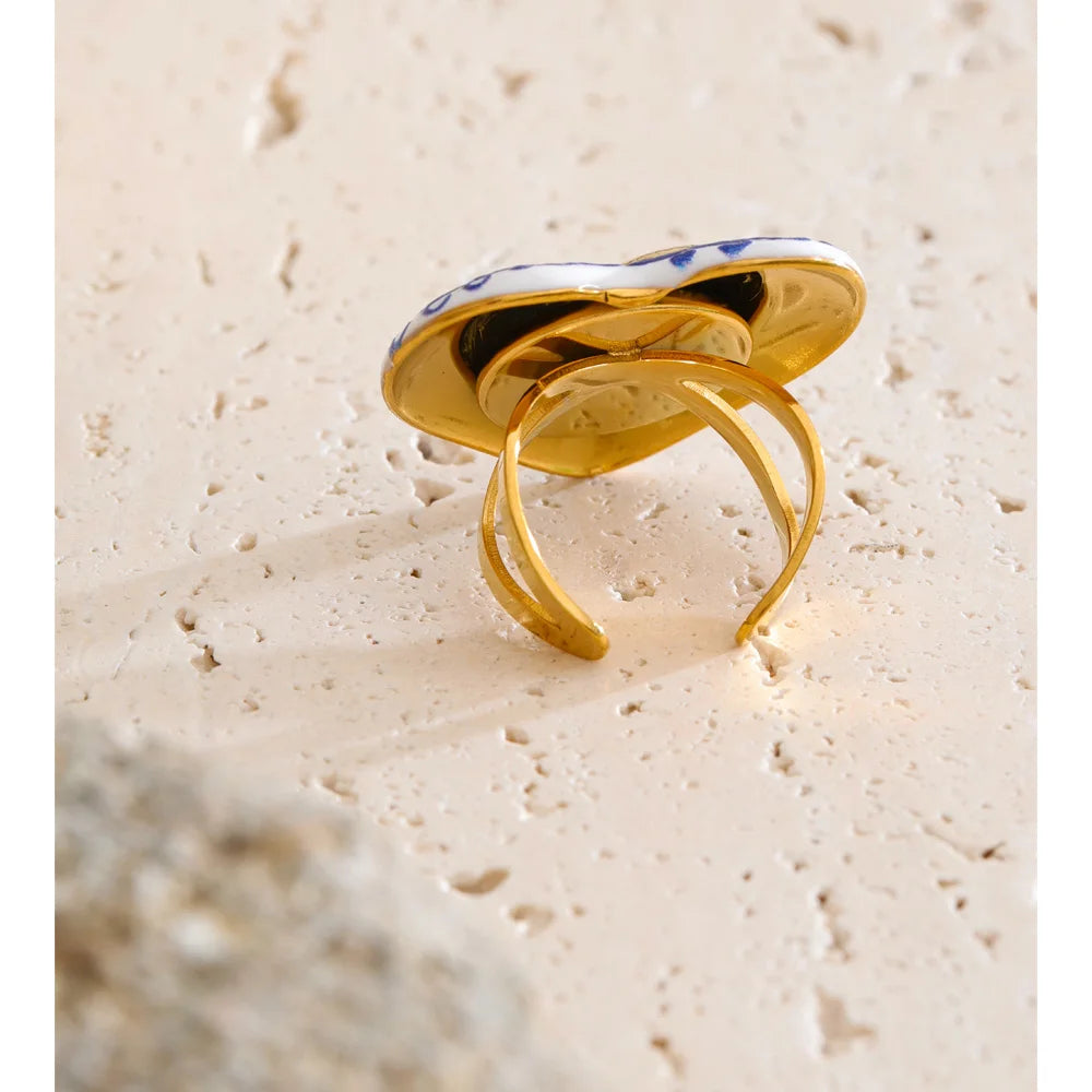 Heart ring in 18K gold-plated stainless steel.