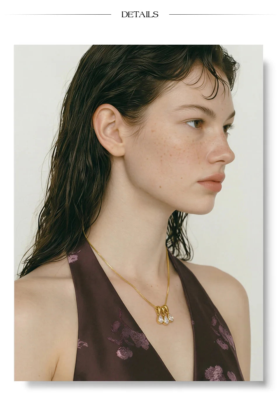 Cubic zirconia geometric necklace in gold-plated stainless steel with cubic zirconia.