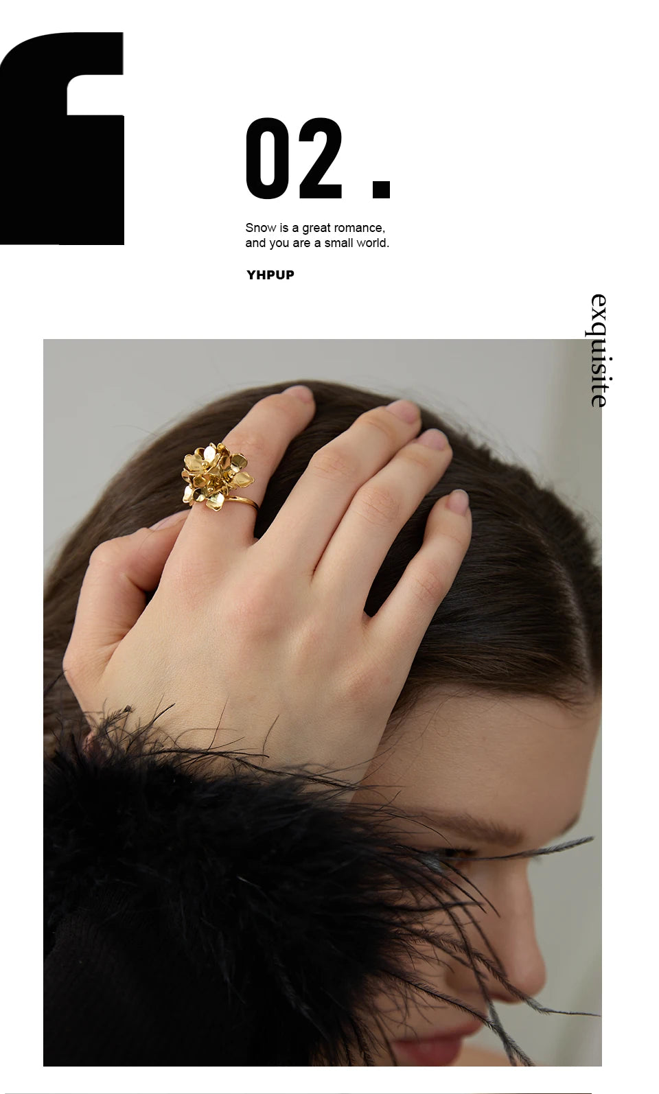 Flower ring in 18K gold-plated stainless steel.