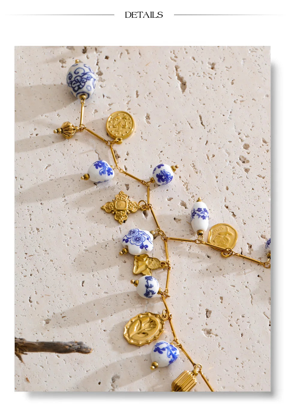 Heart flower necklace in gold-plated stainless steel.