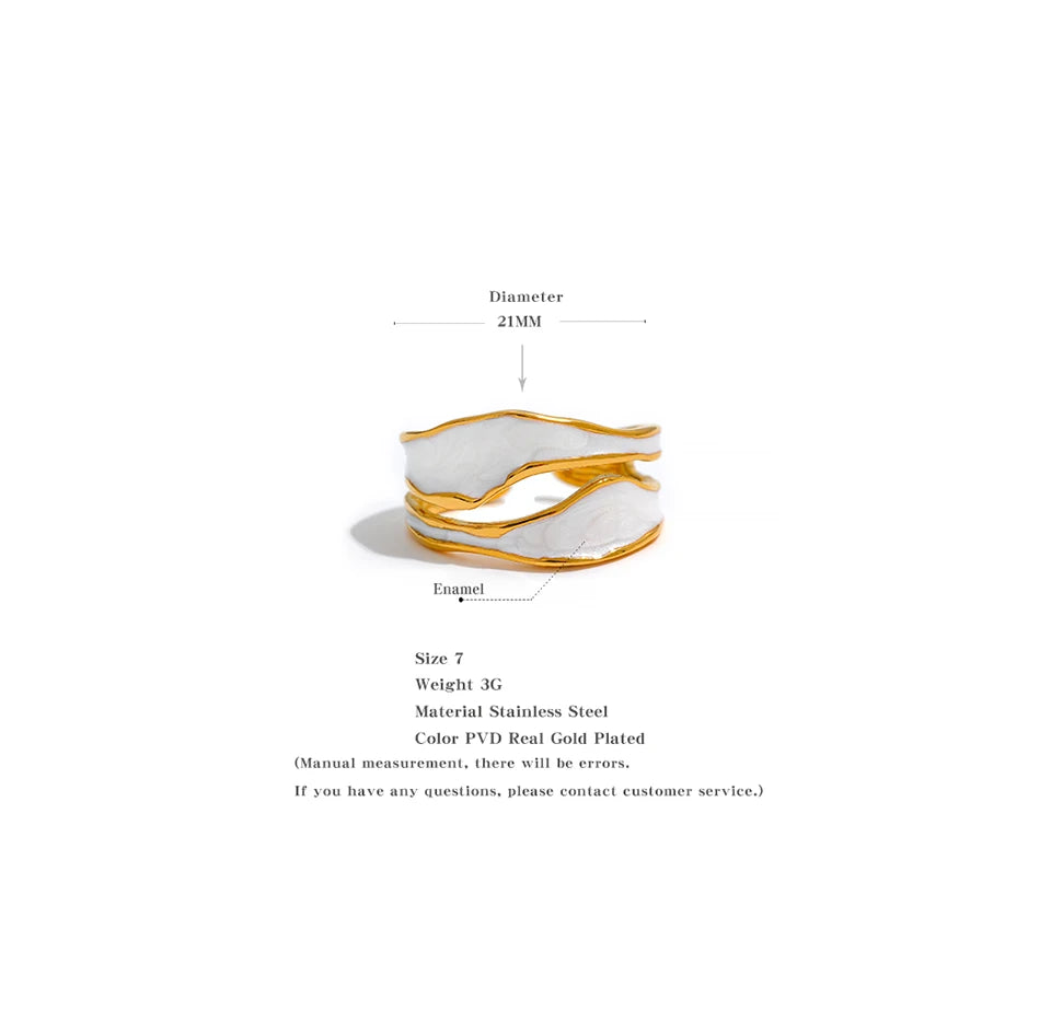 White enamel geometric ring in 18K gold-plated stainless steel with enamel.