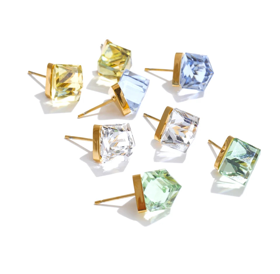 Crystal multi-color geometric earrings in gold-plated stainless steel with crystal.